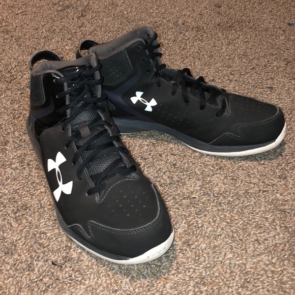 Under Armour Other - Under armour black shoes size 8